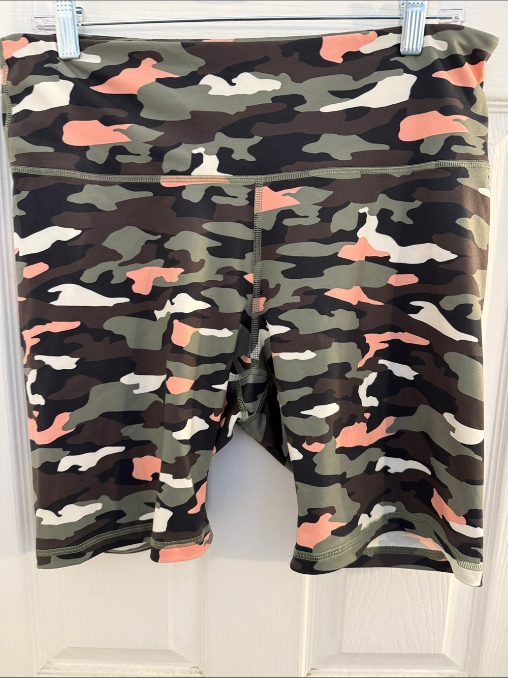 NWOT Size XL Old Navy Active Olive Green Camo Performance Tee